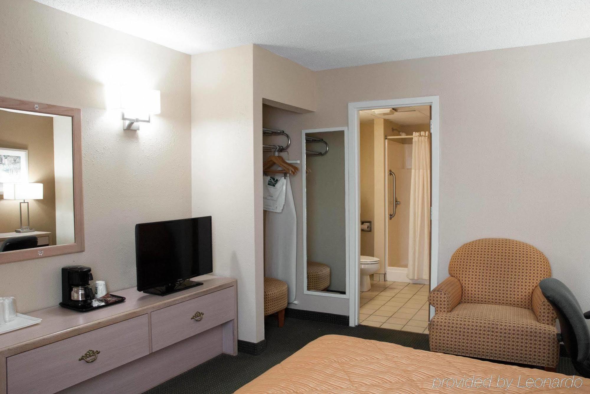 Quality Inn Near Six Flags St. Louis Pacific Exterior photo