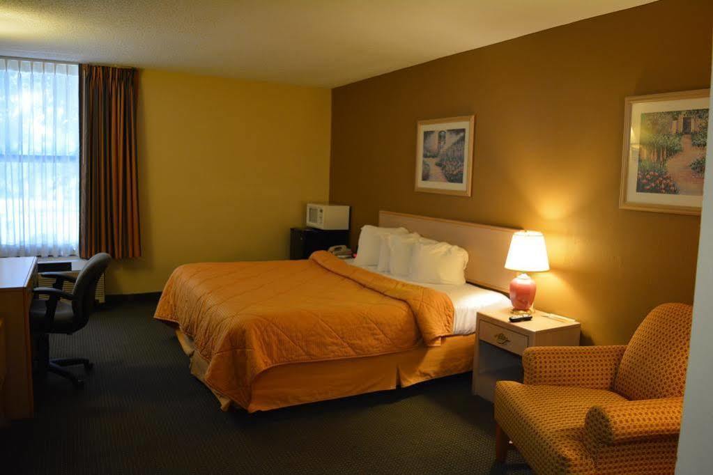 Quality Inn Near Six Flags St. Louis Pacific Exterior photo
